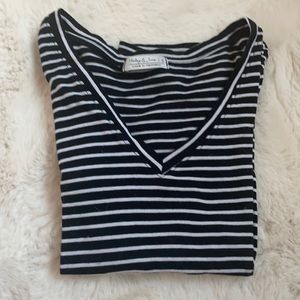 Black and white striped T (small)